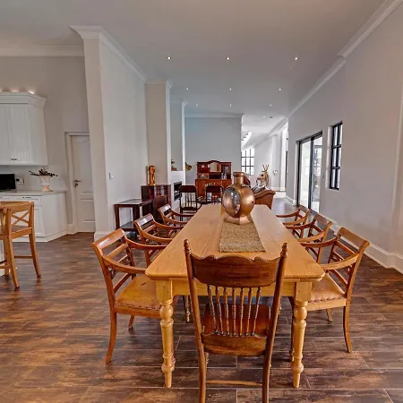 Lagoon Suites Guesthouse Cc-3